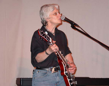 Linq at the JPF Showcase in Brattleboro, VT June 8, 2005
